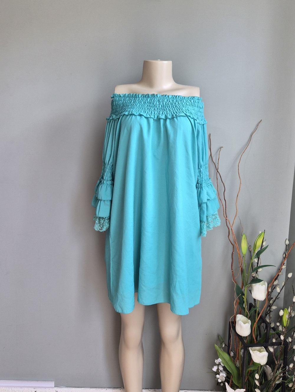 beautiful ruffle sleeve off shoulder dress (S)